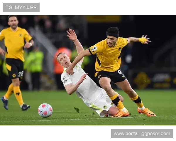 狼队结束连败士气回升，保级现曙光